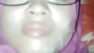Bokep Jilbab Wajahnya Penuh Muncratan Sperma