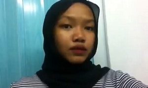 Irma Abg Berkerudung Sedang Narsis Nude Selfcam